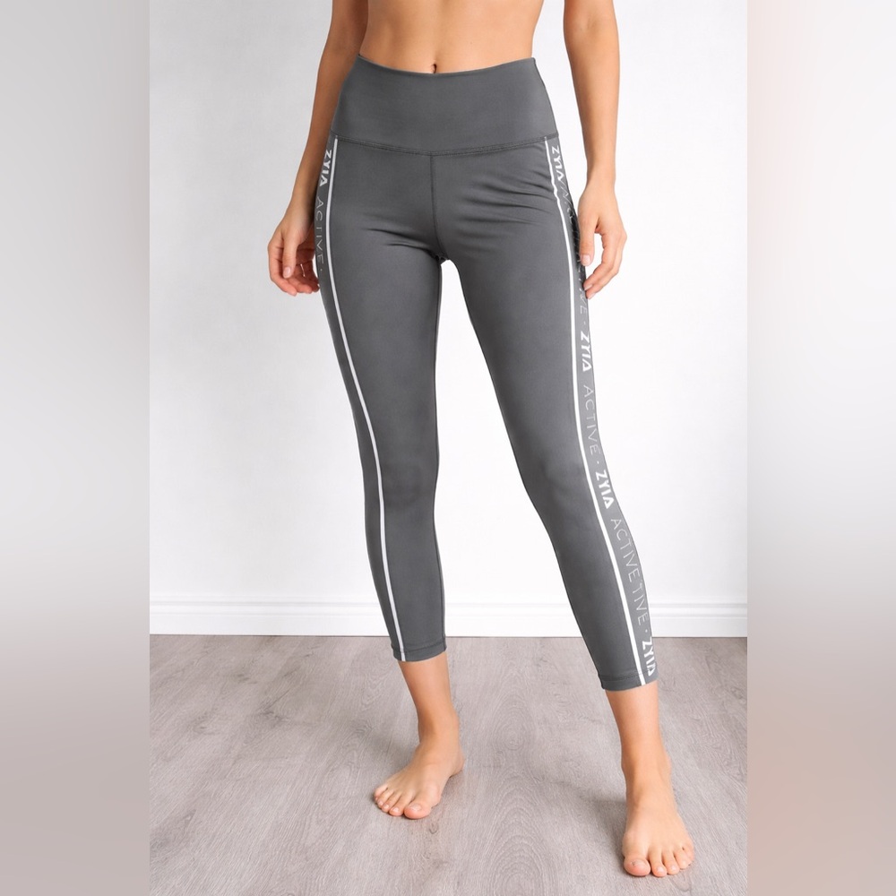 ZYIA Women’s Army Green Cropped Leggings EUC